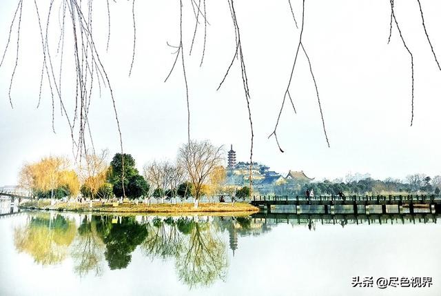 这枚“小品圣手”+吃货,从镇江飘然而过