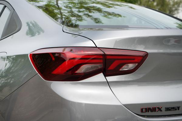 雪佛兰科沃兹4缸最低配,雪佛兰科沃兹三缸中配新车报价