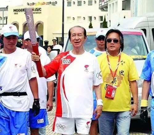 是赌王，却从来不赌：白手起家，创造5000亿商业帝国|艾问人物