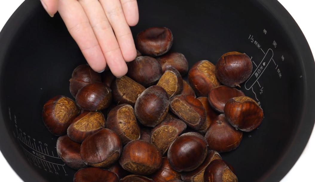 板栗用热水煮还是用冷水煮,板栗是用凉水煮还是用开水煮