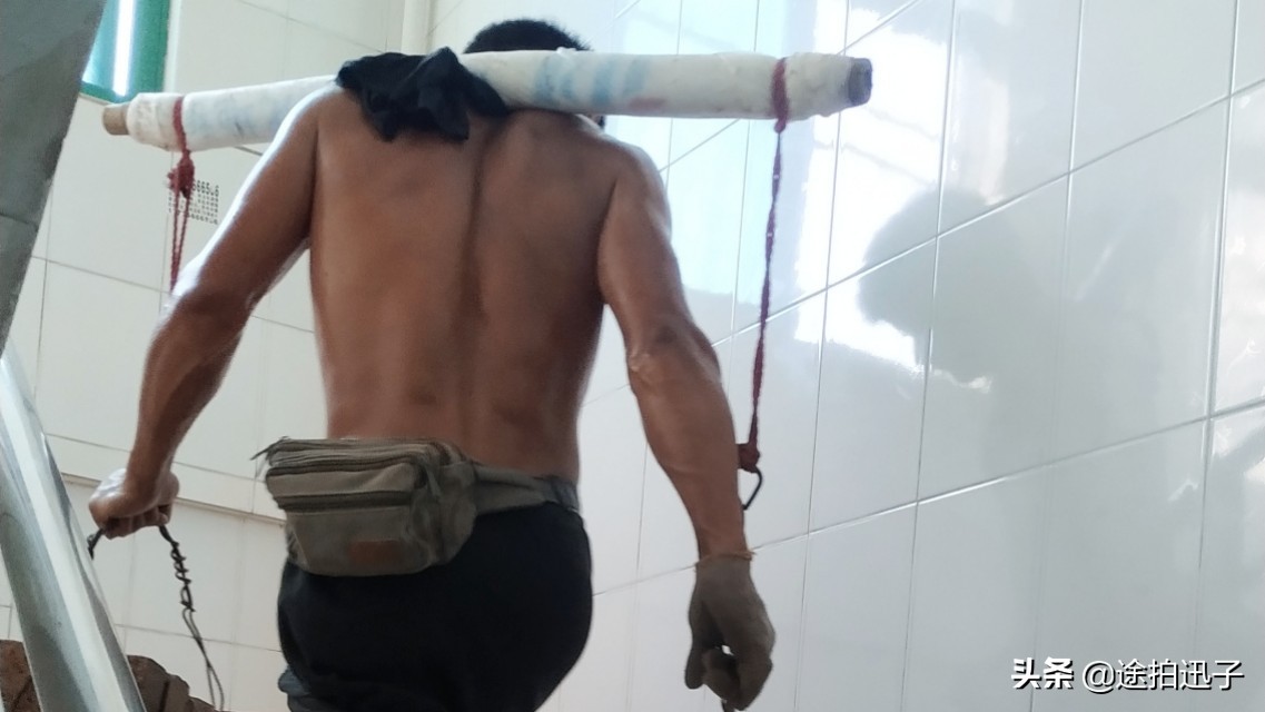 挑山工到山顶一趟多少钱,挑山工一天多少钱