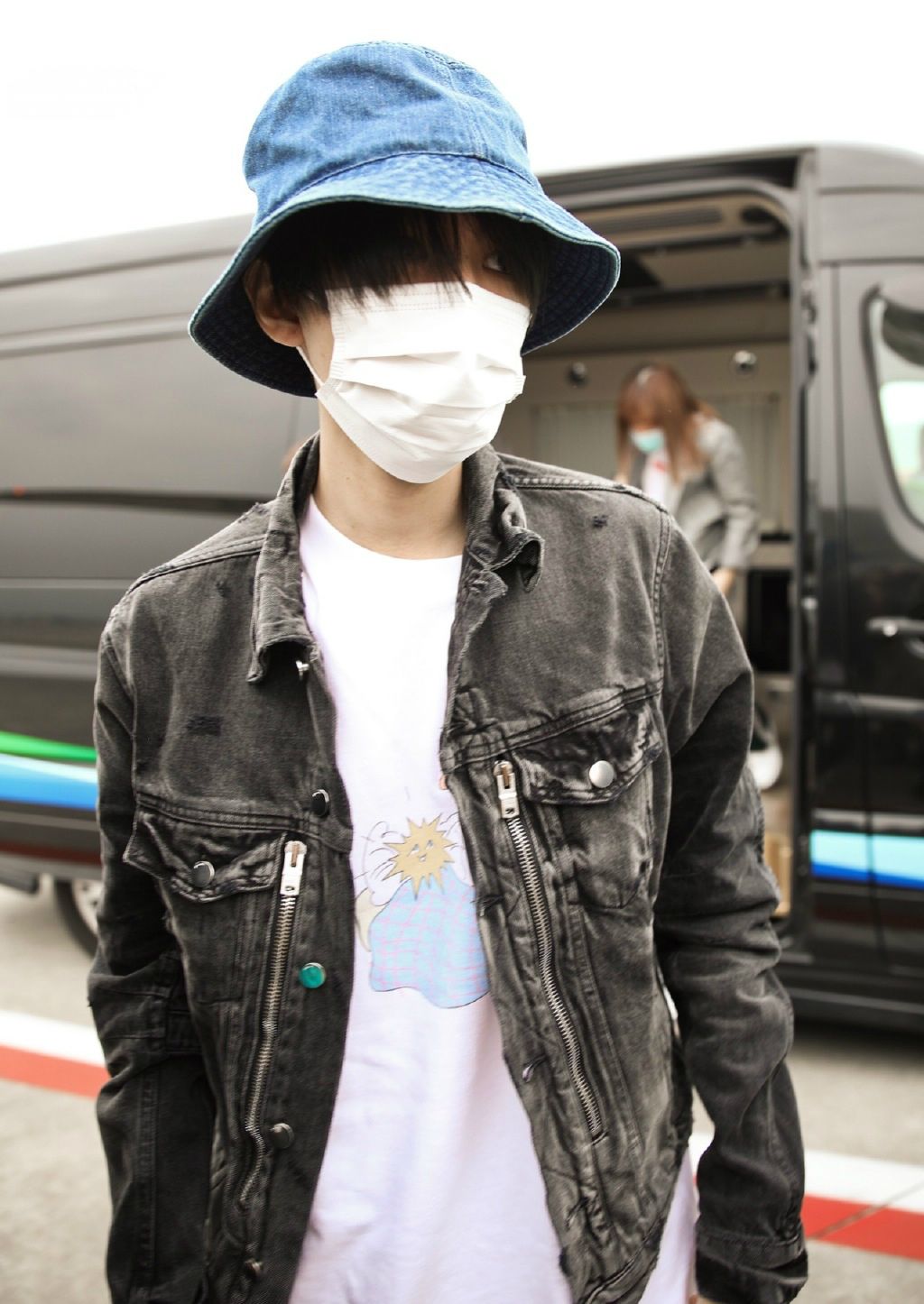 王俊凯易烊千玺王源穿古装,王俊凯和易烊千玺复古穿搭大赛