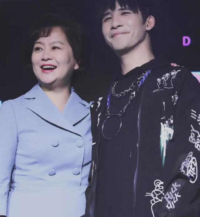 鞠萍二婚的照片,鞠萍二婚