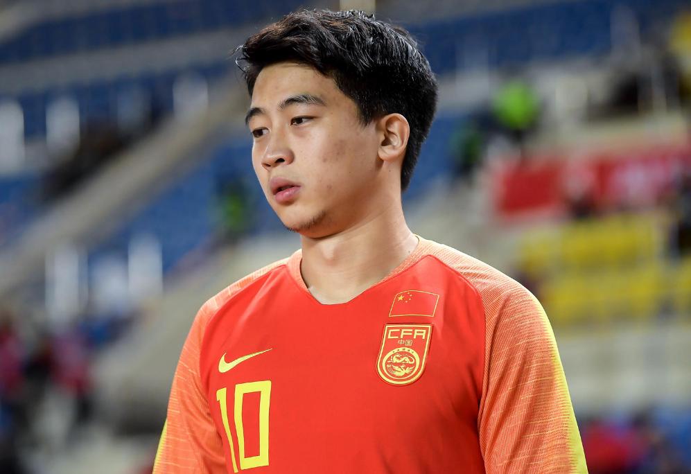 因坚持留洋被嘲讽四年，如今他成为中超球队头号射手，还入选国足