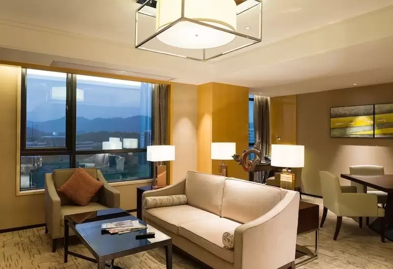 广州日航酒店附近好玩的地方,广州日航酒店是几星级