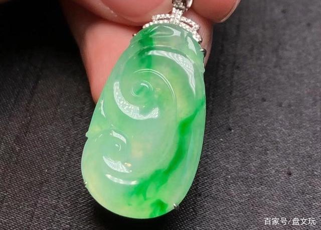 翡翠海蓝之谜是什么颜色,乌鸡翡翠什么颜色价值高