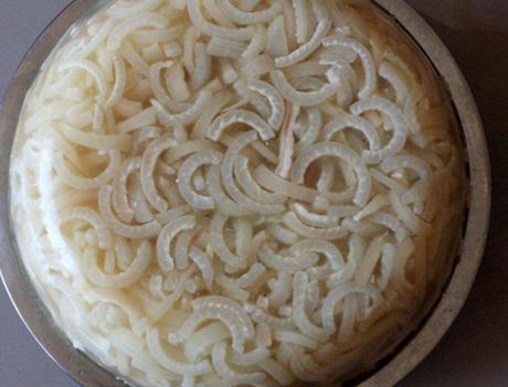 猪皮冻不筋道怎么补救,猪皮冻夏季不融化的技巧