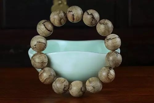 网上几百块的沉香手串靠谱吗,几十元沉香手串到底是不是真的好