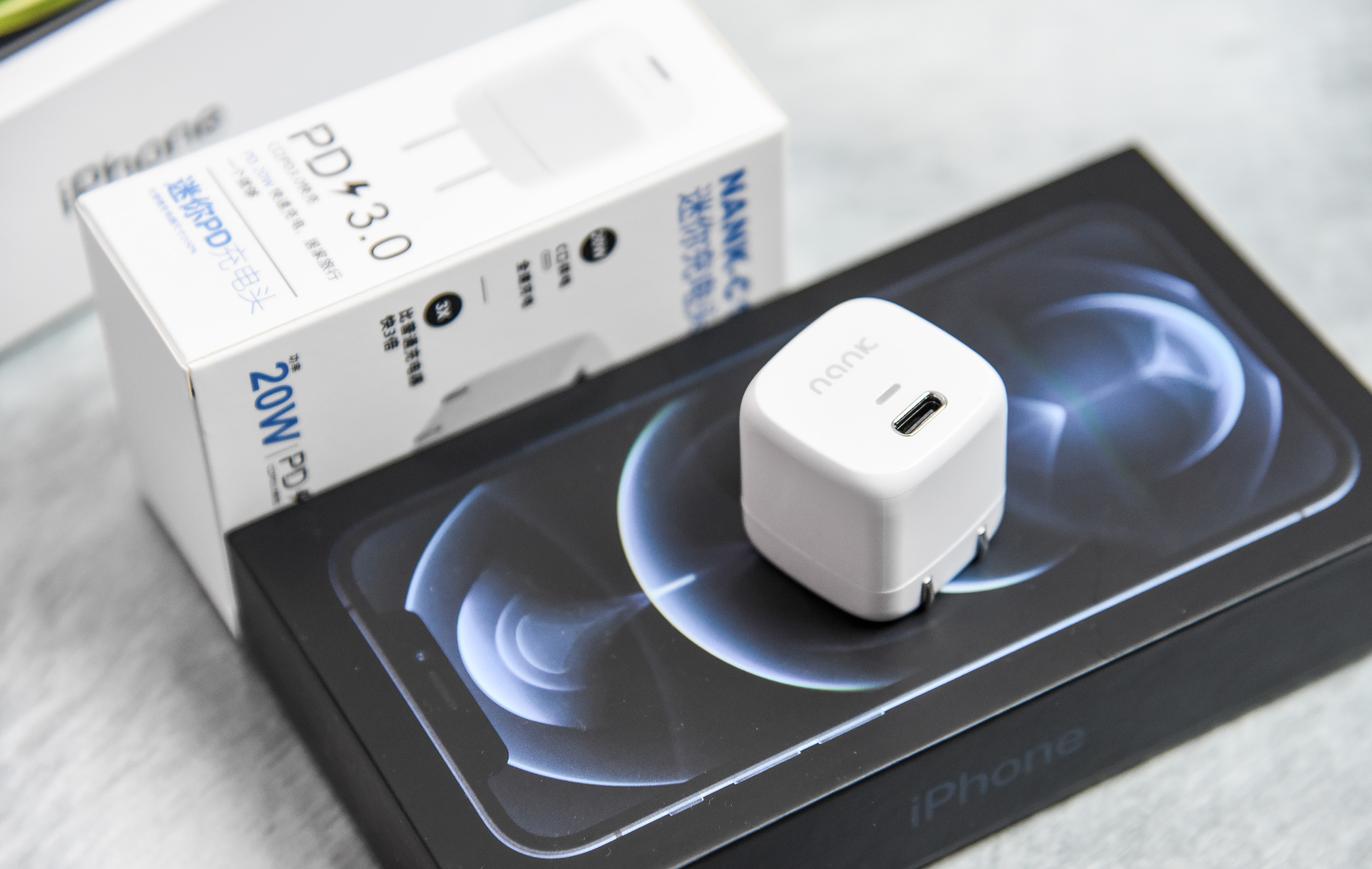 带上南卡充电头C1,节假周末随心满血出游