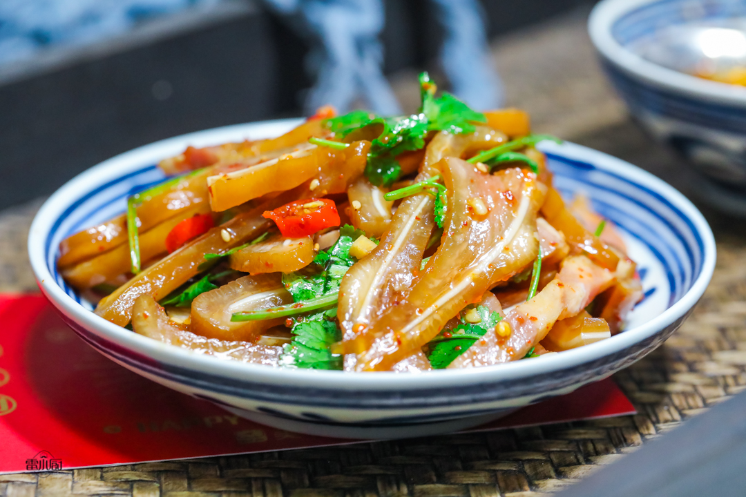 风干的卤猪耳朵要怎么做,猪耳朵怎么卤又脆又好吃