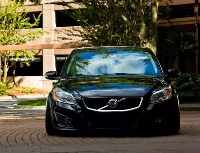 老款沃尔沃c30改装黑武士,走在大街上回头率百分百