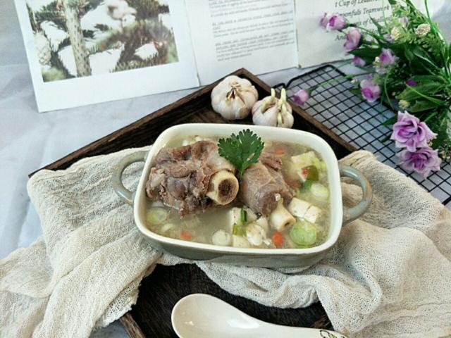 秋季羊骨头怎么煲汤才好吃,夏天羊骨头怎样做汤好喝