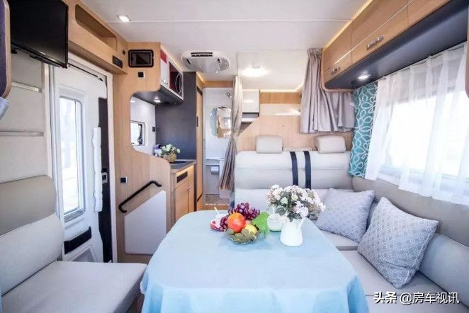 没有额头的皮卡房车,没有额头的背驮房车