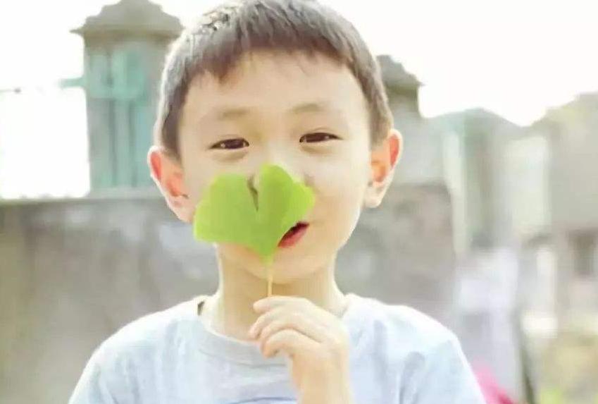 十岁孩子总想亲妈妈嘴怎么引导,怎么正确引导孩子亲嘴