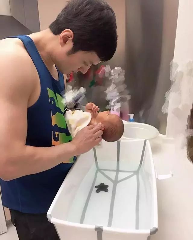 刘雯谈感情落泪,刘雯哭了的照片曝光