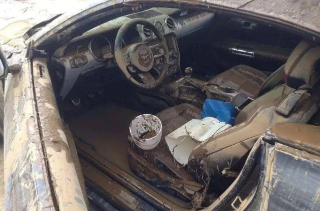 买到泡水车车商说也不知道怎么办,泡水车怎么辨别二手车真假