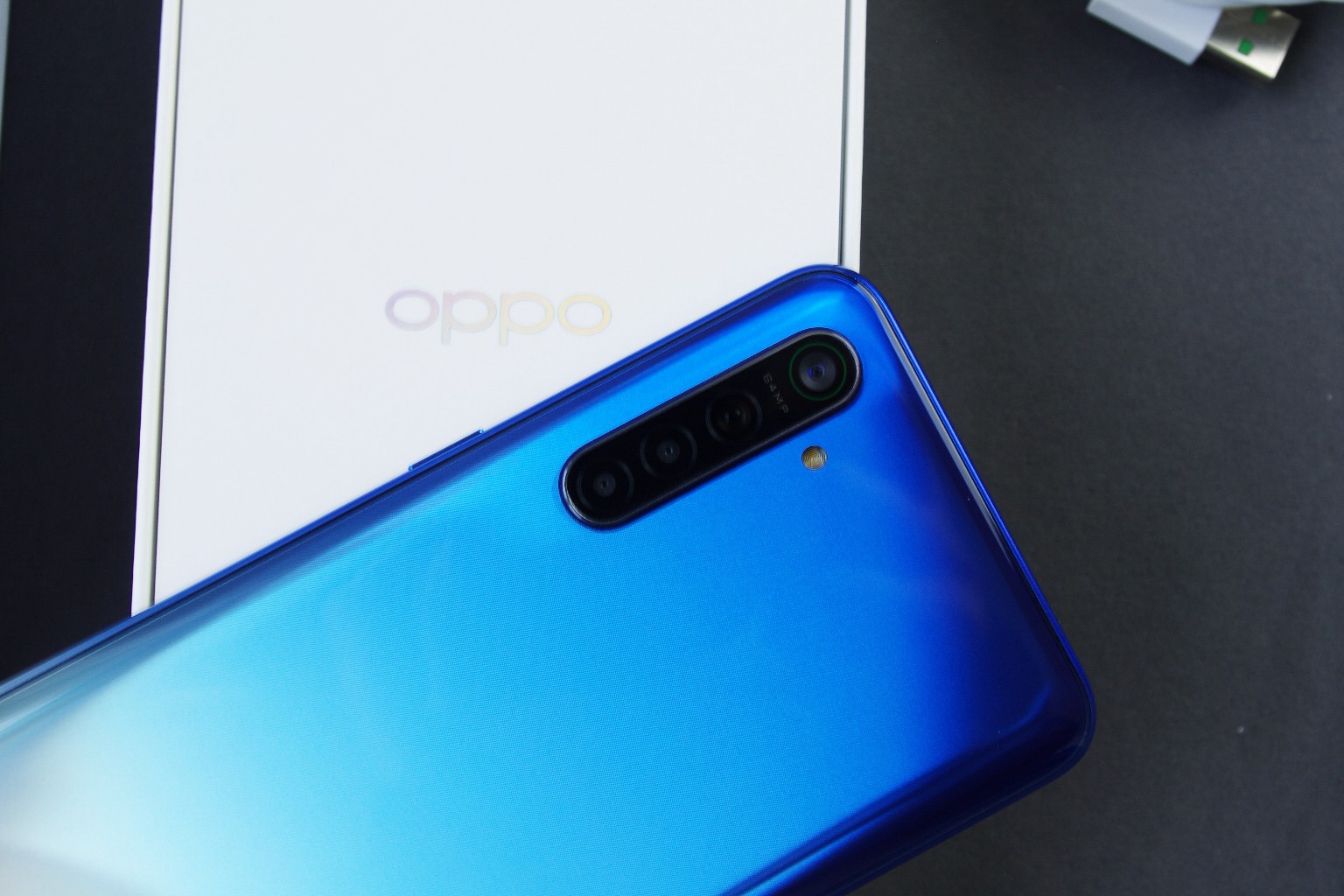 oppok5玩新版和平精英评测视频,oppok5测评拍照
