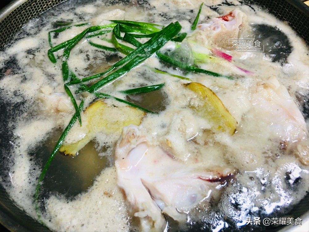 煮骨头汤为什么一直有浮沫,炖骨头汤为什么浑浊