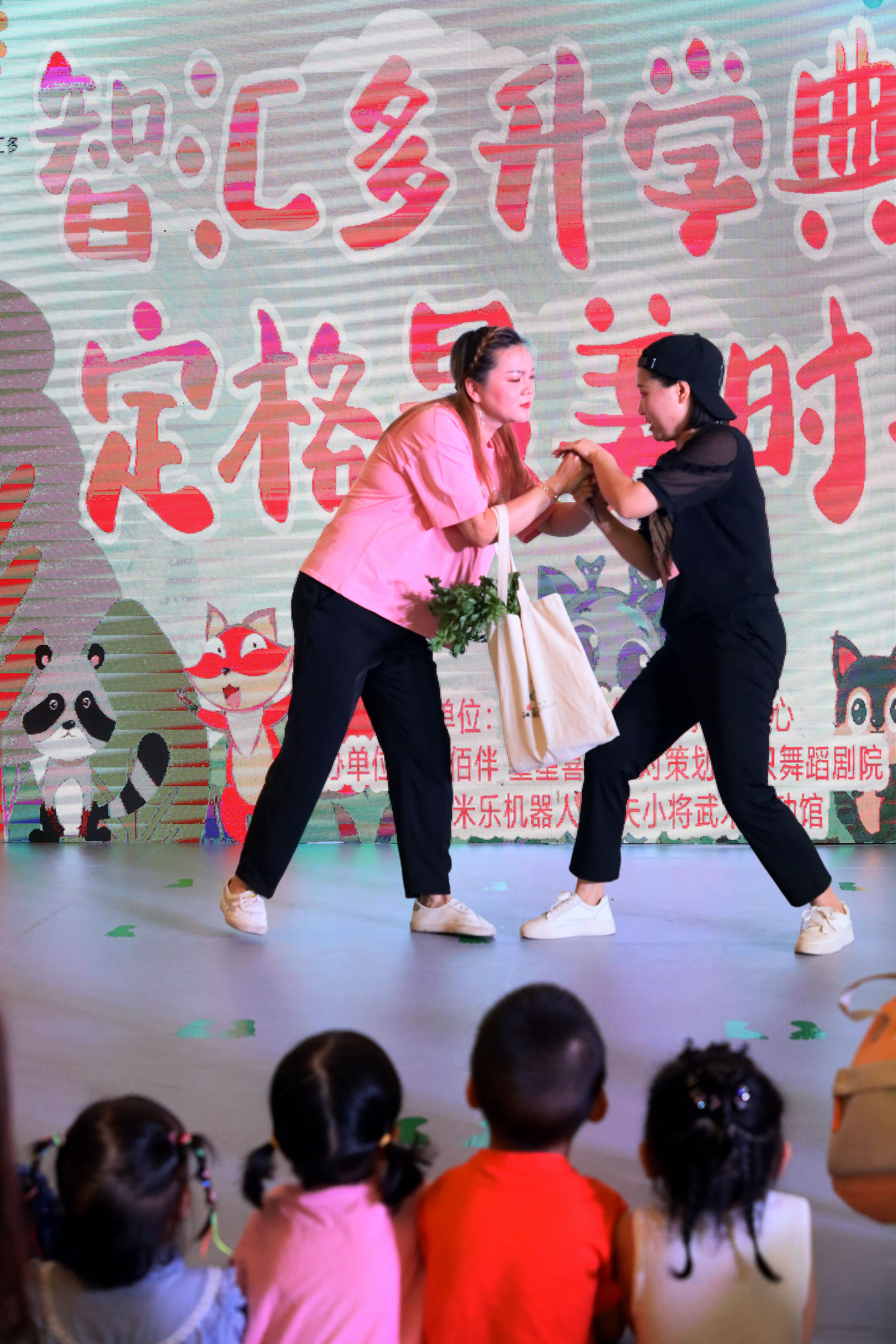 安徽芜湖:定格最美的时光!“智汇有你,多姿多彩”升学典礼举办