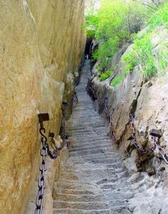 中国华山,中国华山是哪个省的