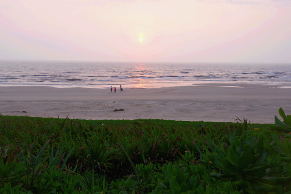 幸亏我来了再不来素材就没了,海南月亮湾的夜晚