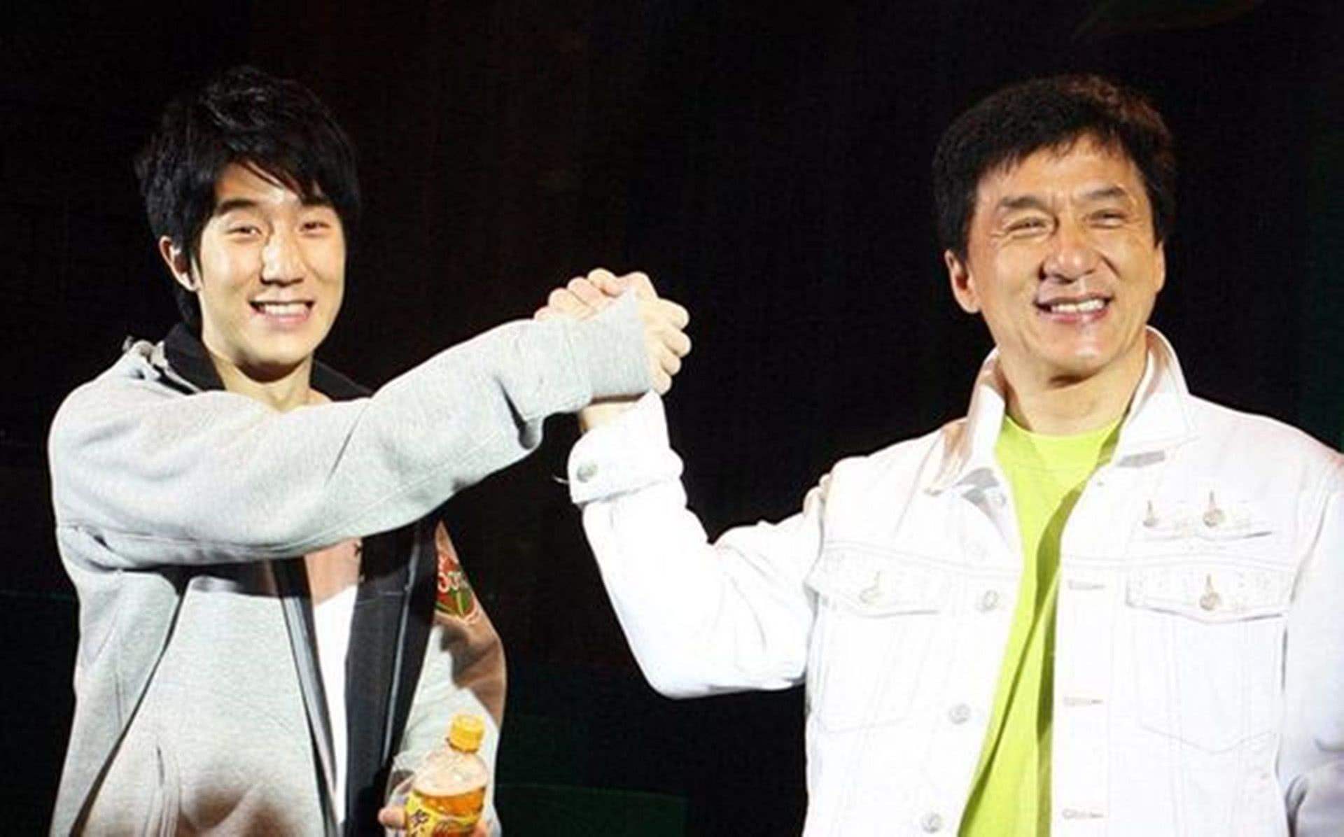 张默到底和房祖名什么关系,张默和房祖名有交流吗