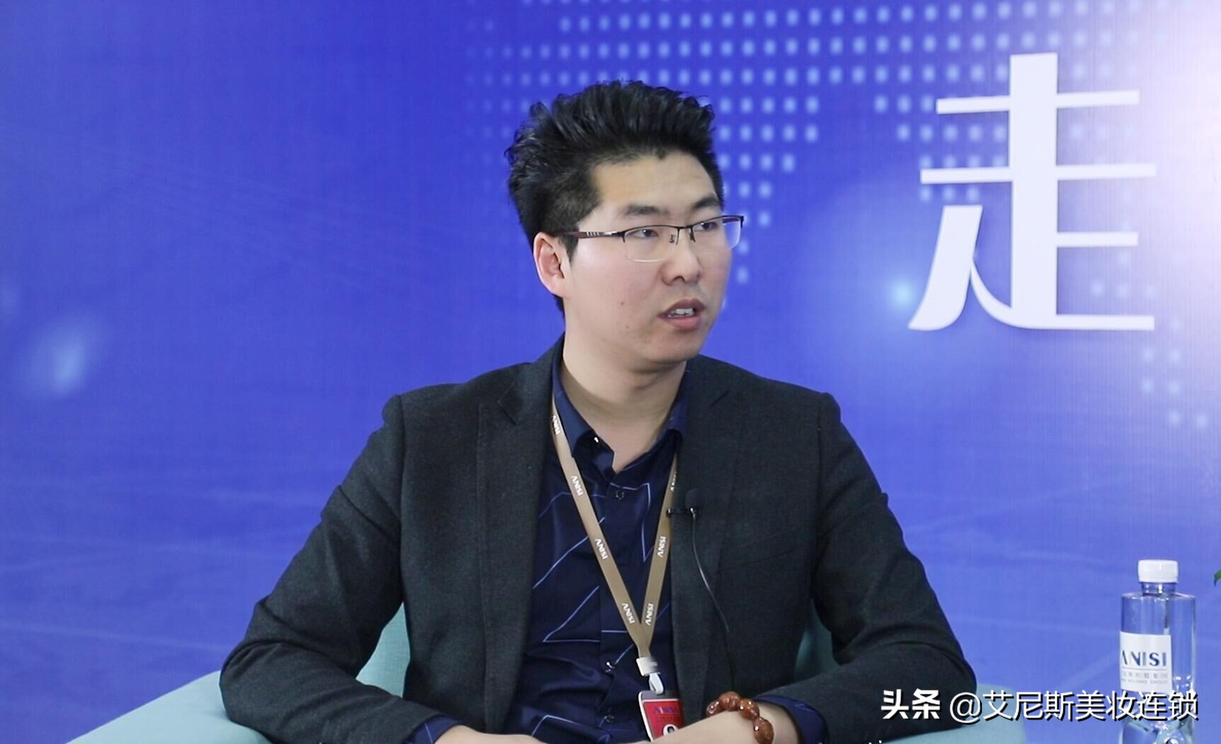 李伟荣与艾尼斯,艾尼斯李伟荣