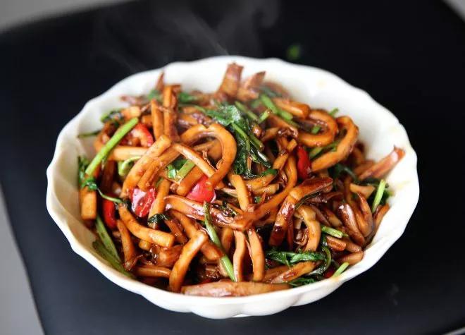 鱿鱼干煲鸡汤的营养价值,鱿鱼干瘦肉汤的营养价值