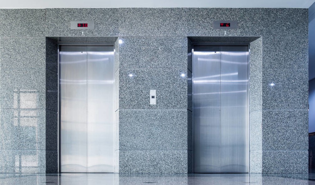 电梯房比步梯房好看,电梯房要比不是电梯房好吗