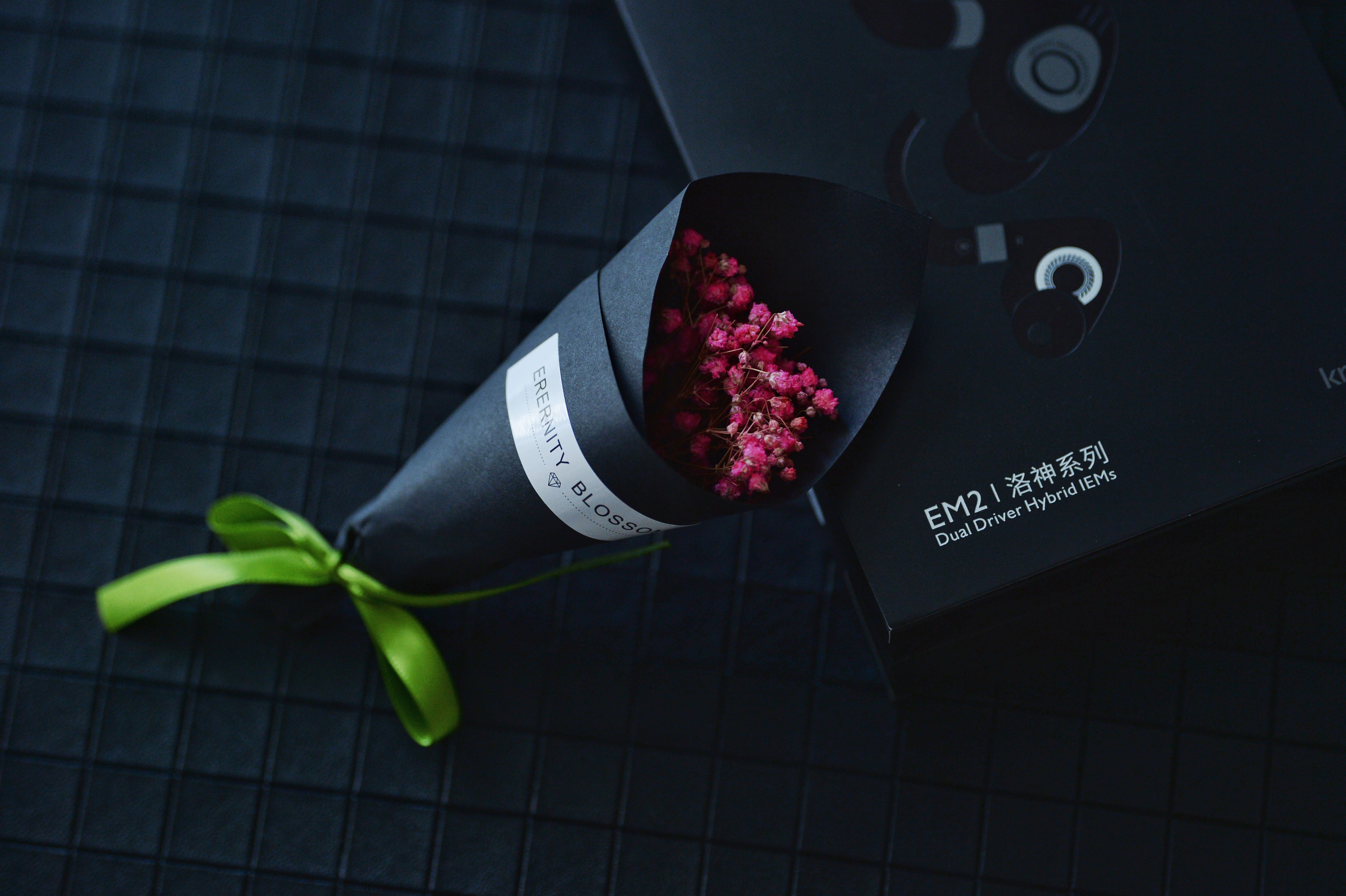 兴戈em2和airpodspro音质对比,兴戈em2用什么耳机套最好