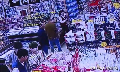 男子单身太久，为寻刺激疯狂*拍偷**女性*体下**，手机存400多个视频