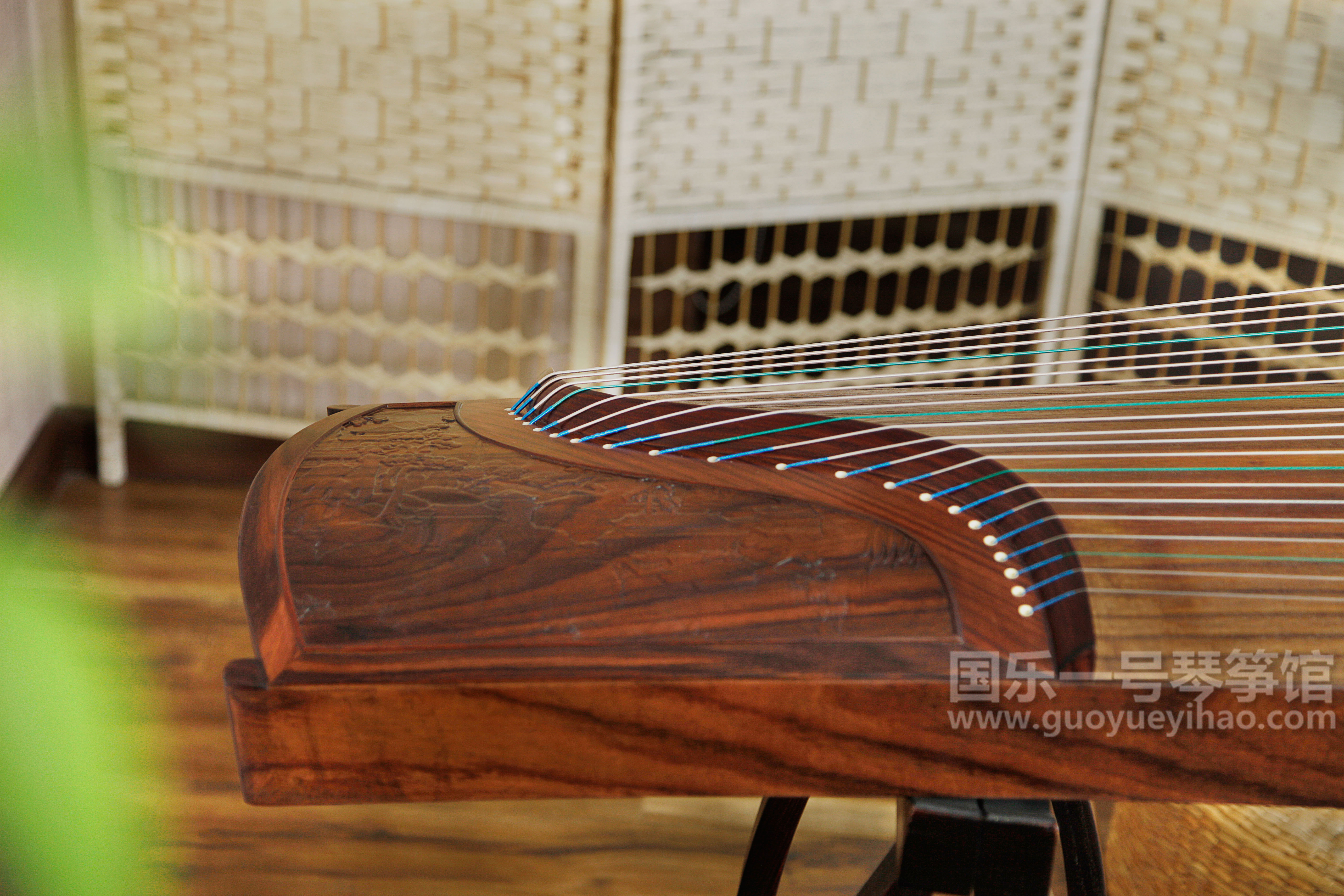 线上买和线下买有什么区别吉他,古筝线上线下价格区别