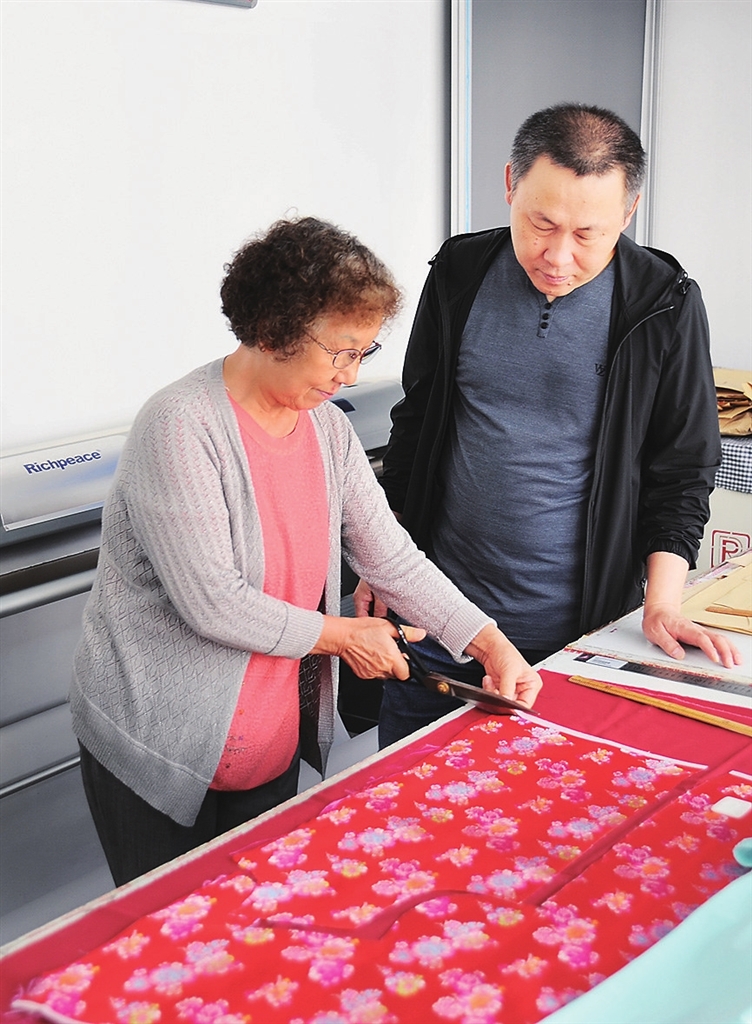 太原“白鸽服装”:六代裁剪一袭华裳