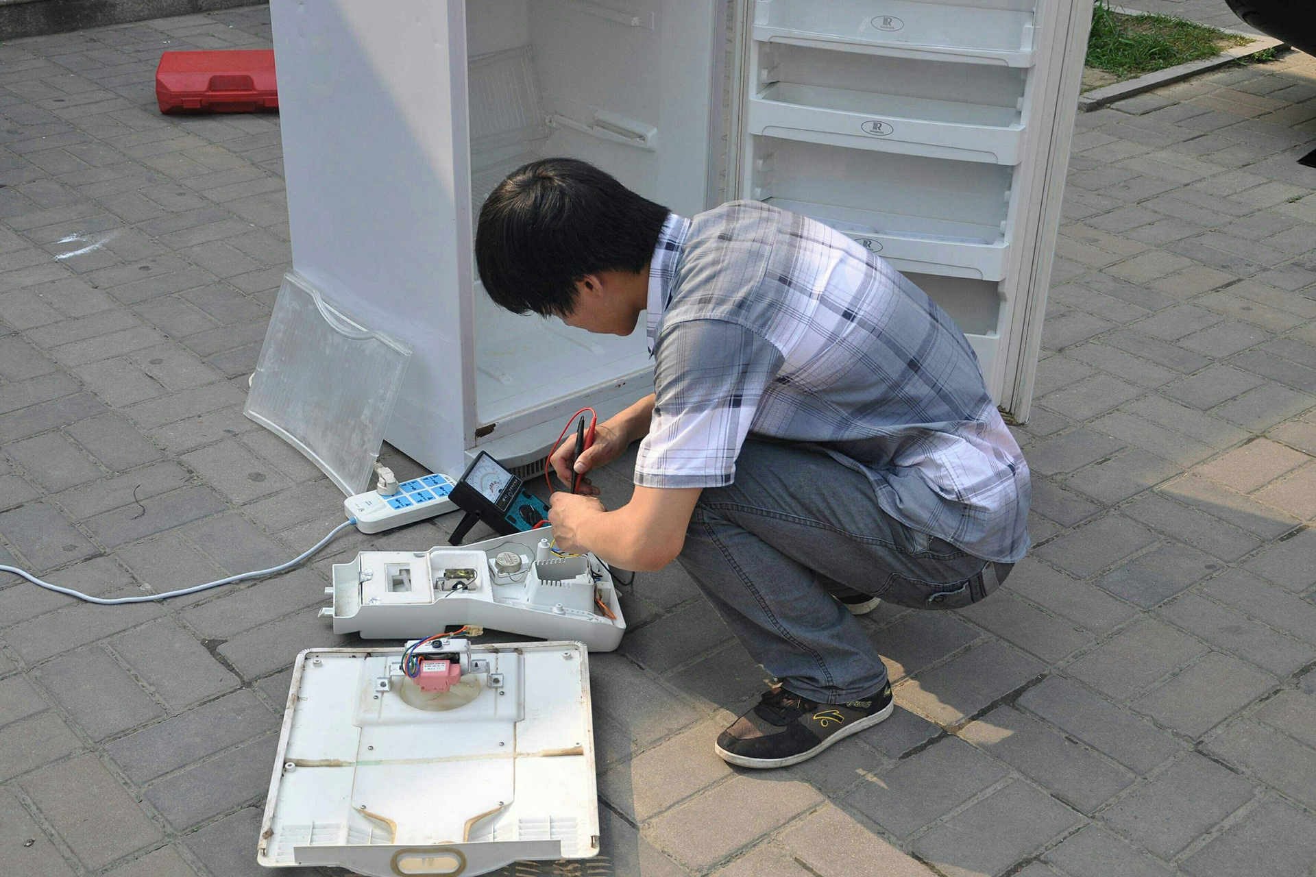 双门和三门冰箱哪个好,双门和三门冰箱有哪些对比