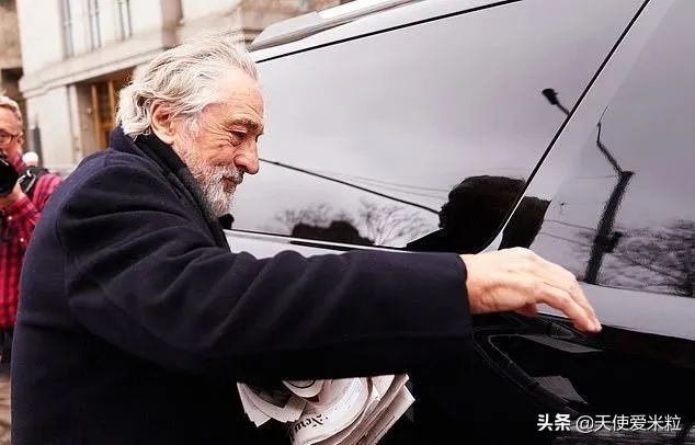 被天价离婚抚养费拖垮，老戏骨罗伯特·德尼罗狂拍戏只为赚钱？