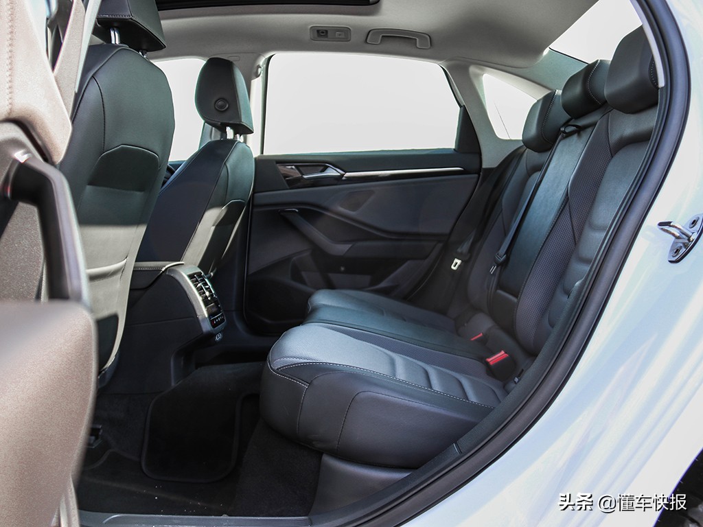 速腾豪华版和卓越的区别,速腾的豪华感