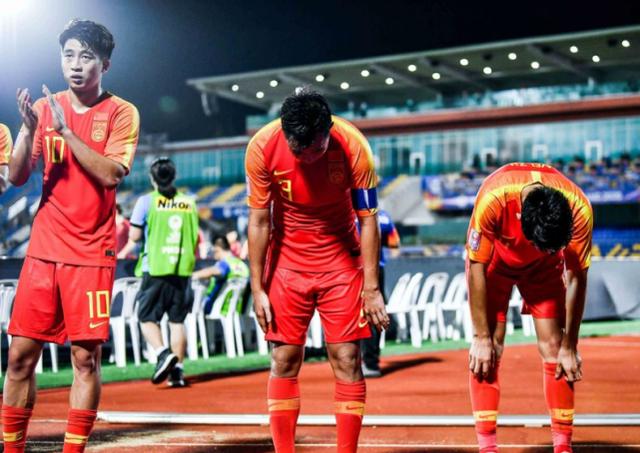 中国泰国足球比赛最新消息,国足2-1逆转泰国取开门红新闻发布