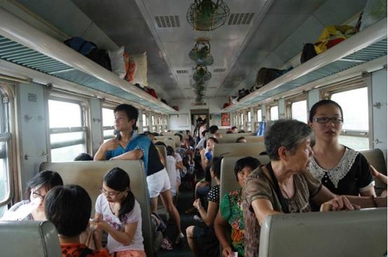 火车硬座的座位为什么这么设计,中国铁路火车设计