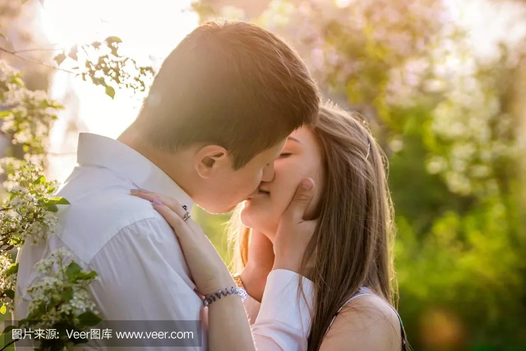 判断你们在一起合不合适的标准,如果你们有这几个表现说明是真爱