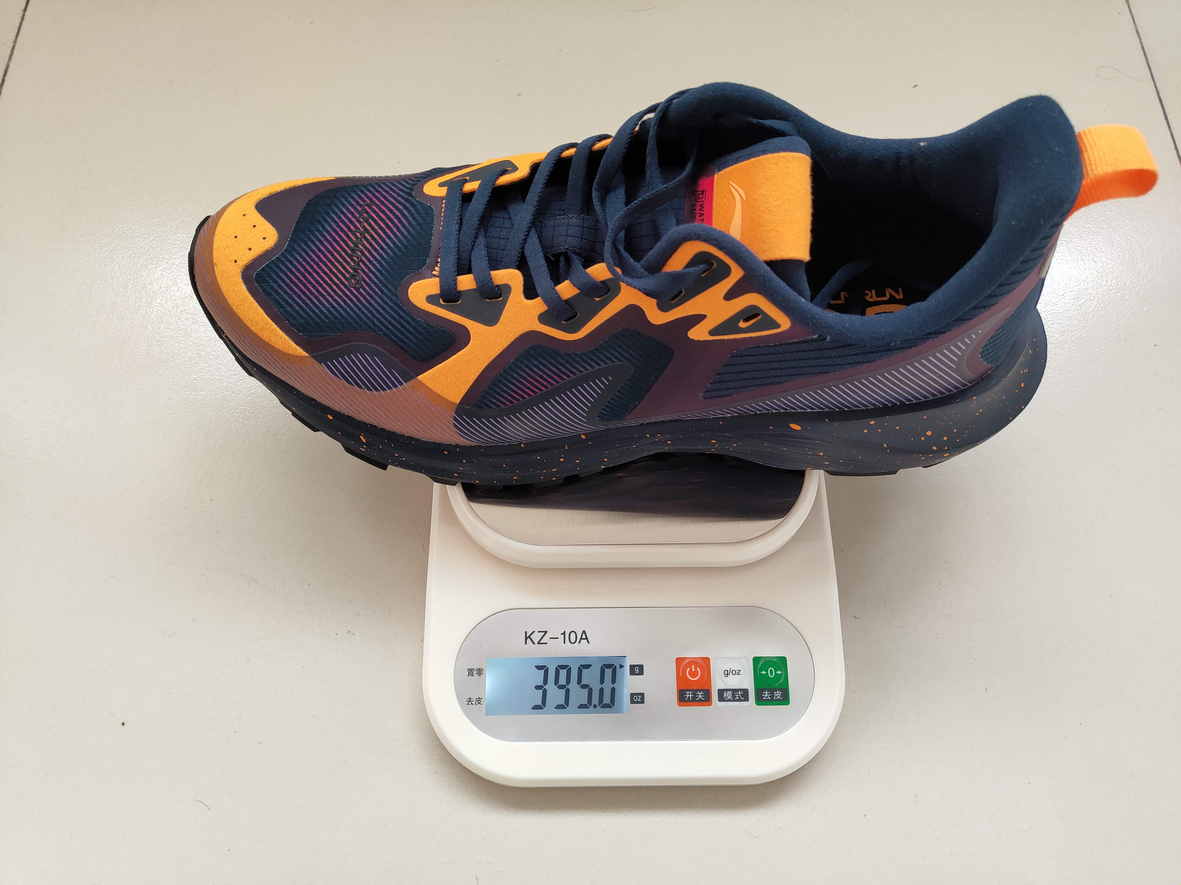 防雨雪运动鞋李宁,李宁无惧风雨