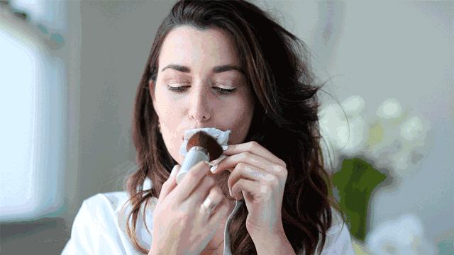 涂口红不爱掉色的正确方式,涂口红最怕什么颜色