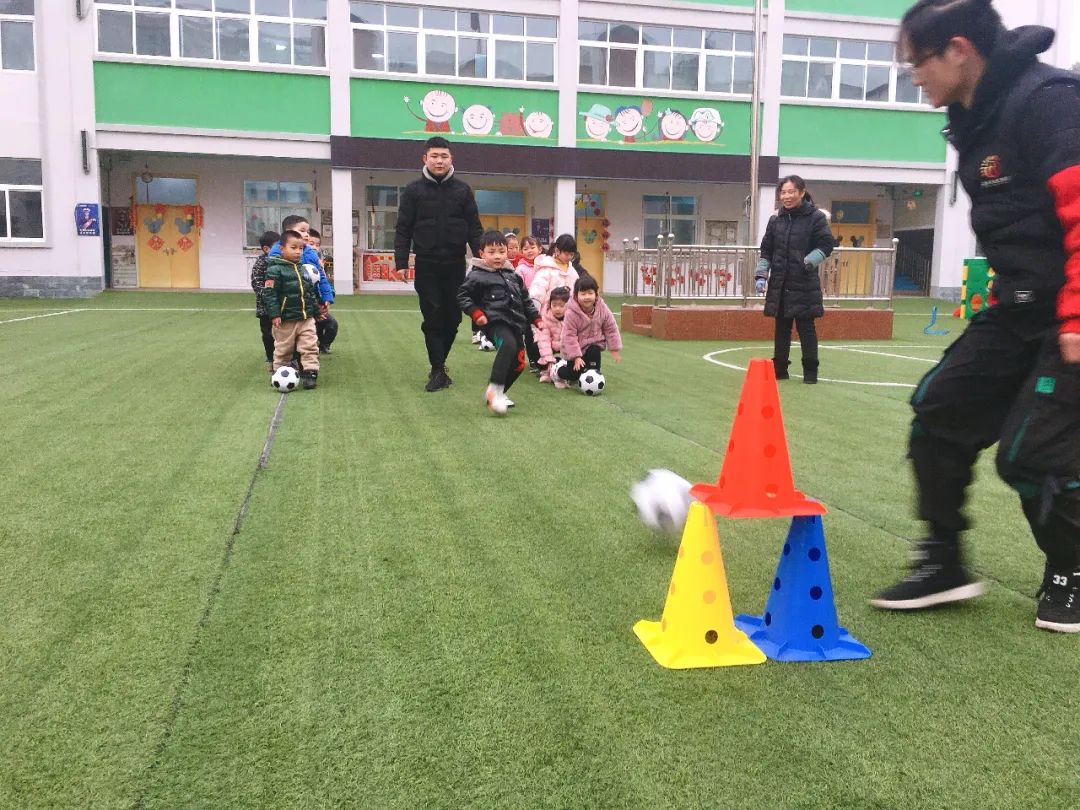 幼儿园足球展示活动方案,幼儿园足球展示活动