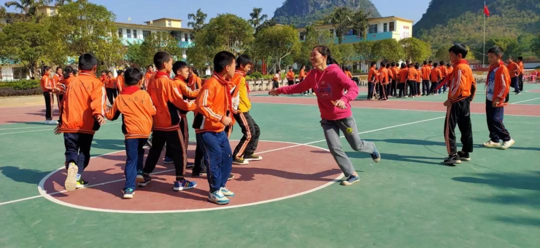 平乐源头二小视频,桂林平乐源头镇二小