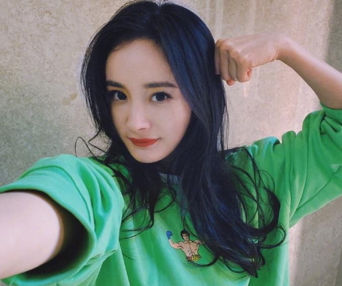 有没有女生天生拥有卧蚕,有卧蚕的女生笑起来是怎样的