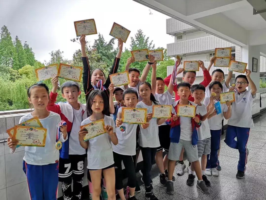 文一街小学杭州,西湖小学和文一街小学哪个好