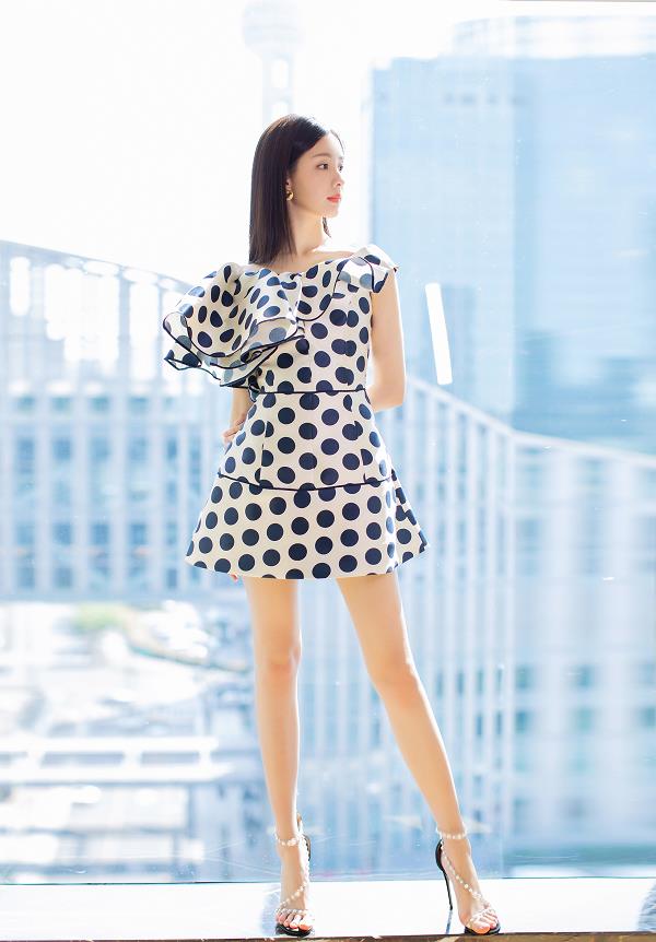 沈月和陈都灵同框,陈都灵沈月同框穿搭