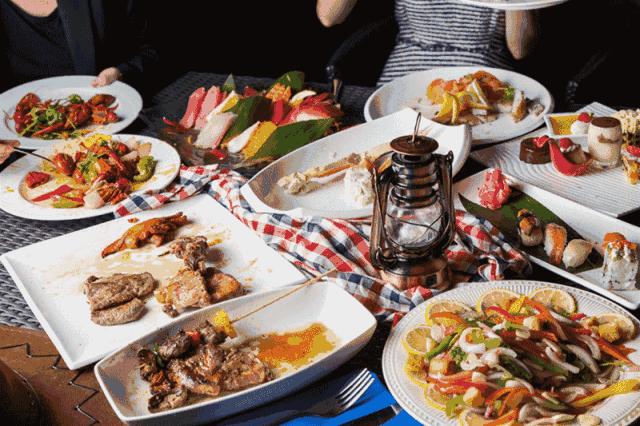 女人的一生都给了柴米油盐,女人一生都在厨房中奔波