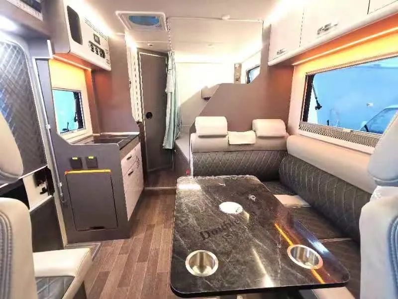 最新款国产依维柯房车,匠心房车