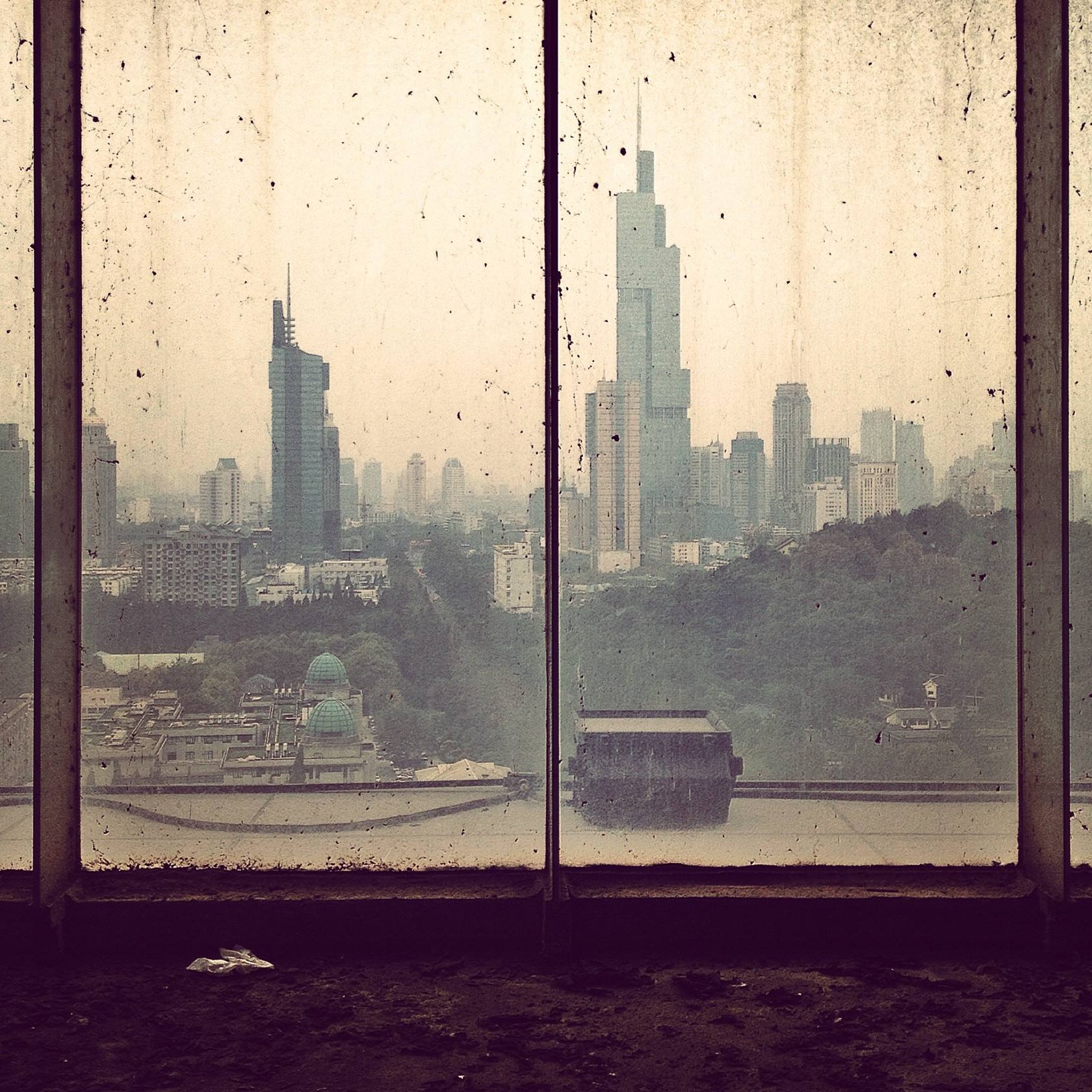 家政清洁常用玻璃清洁剂,家政公司用什么清洁剂洗玻璃