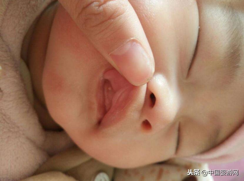 新生儿不好好吃奶瓶,新生儿不肯吃的原因和解决措施